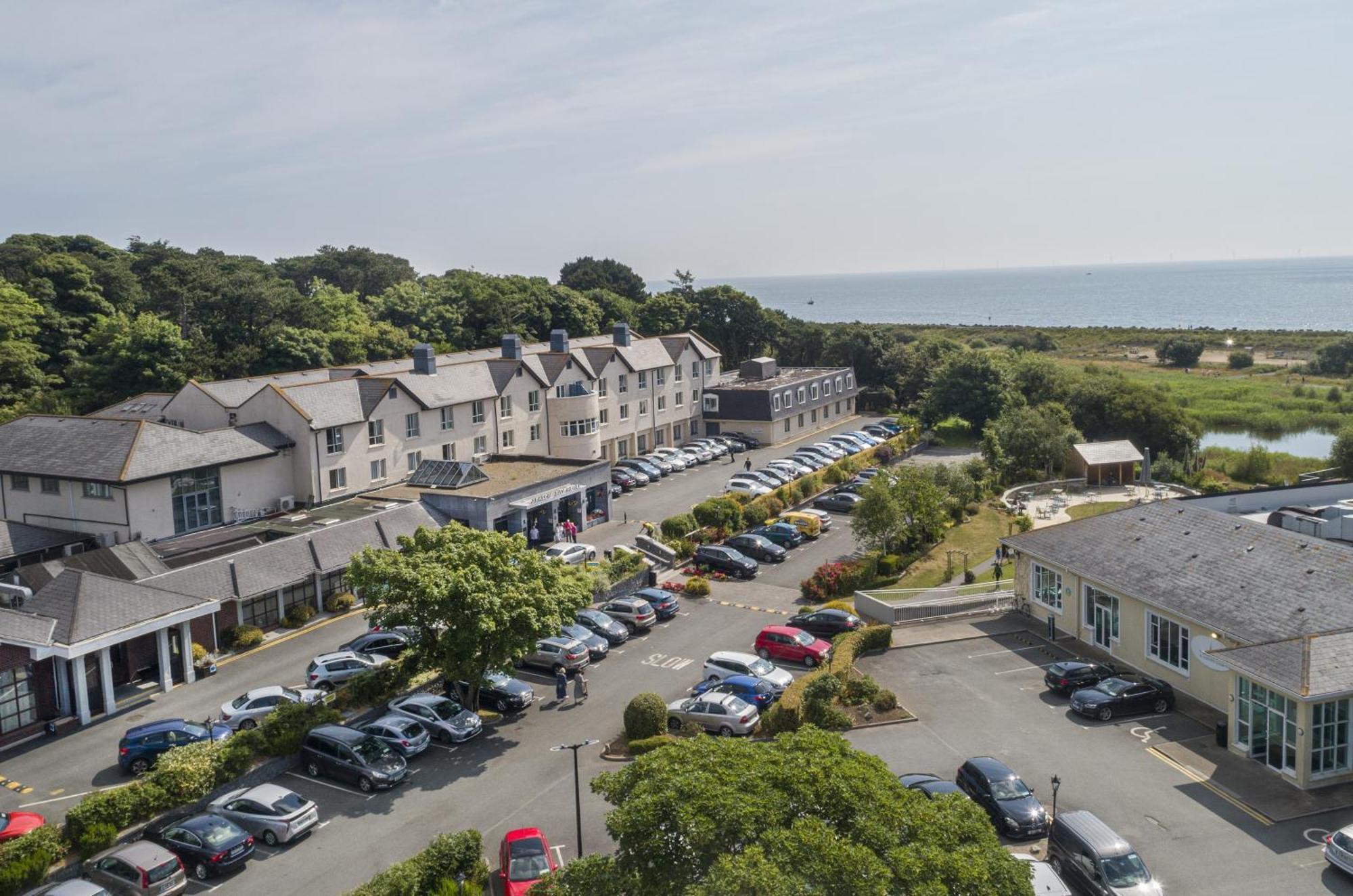 Arklow Bay Hotel ภายนอก รูปภาพ